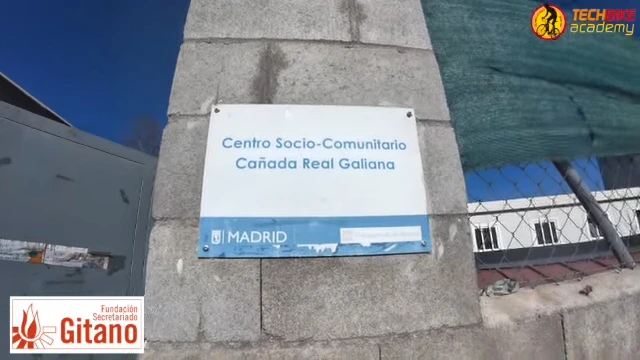 Entregamos 13 bicicletas en la Cañada Real